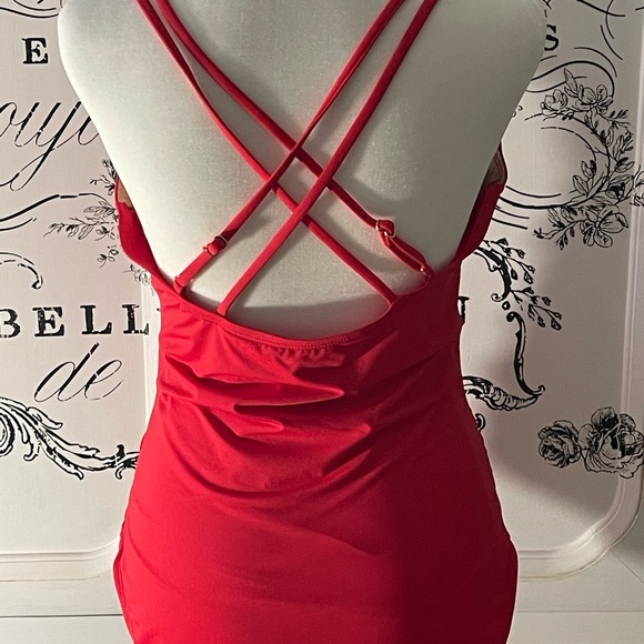 Red one piece swimsuit - Picture 2 of 4